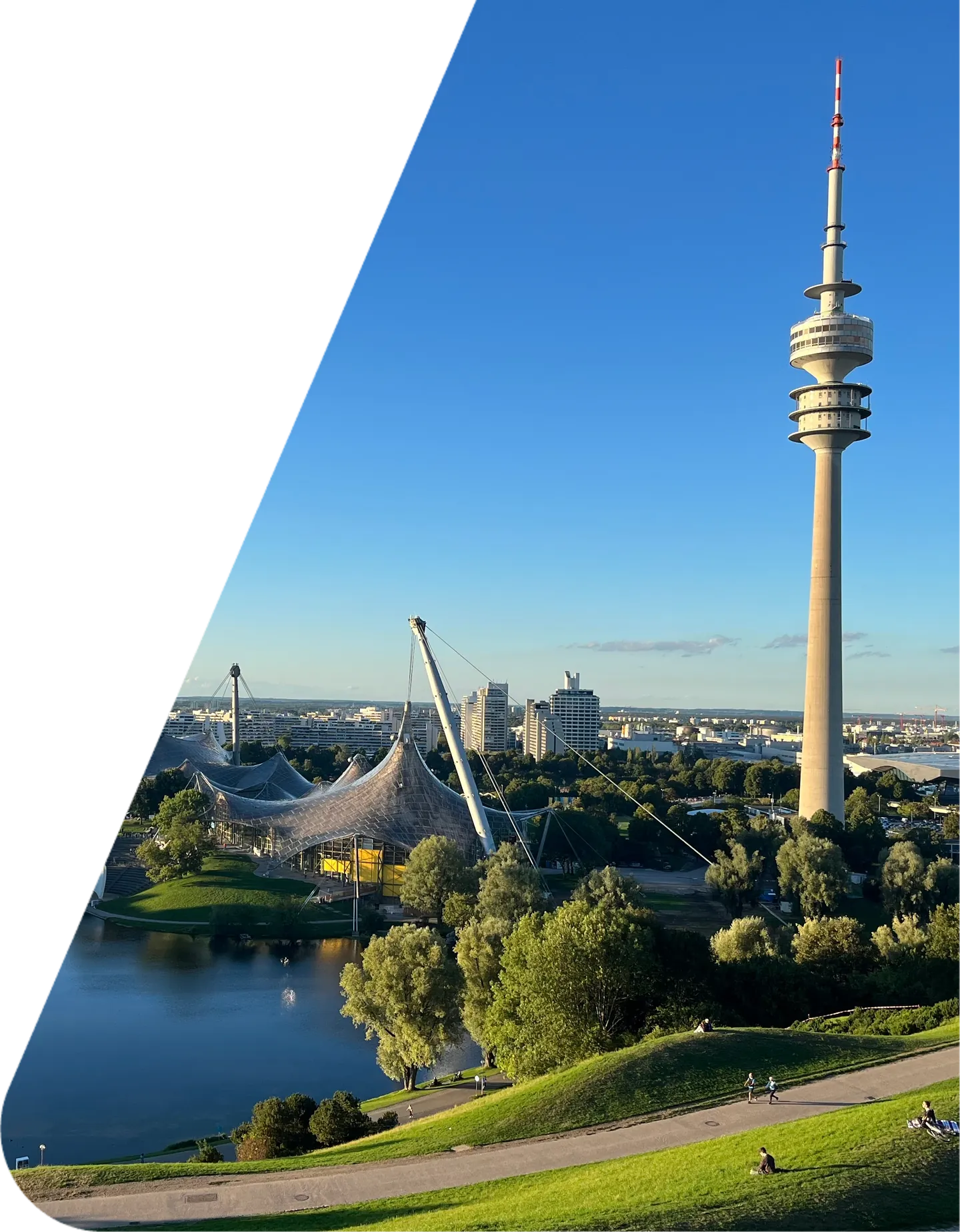 Olympiapark München mit Olympiaturm